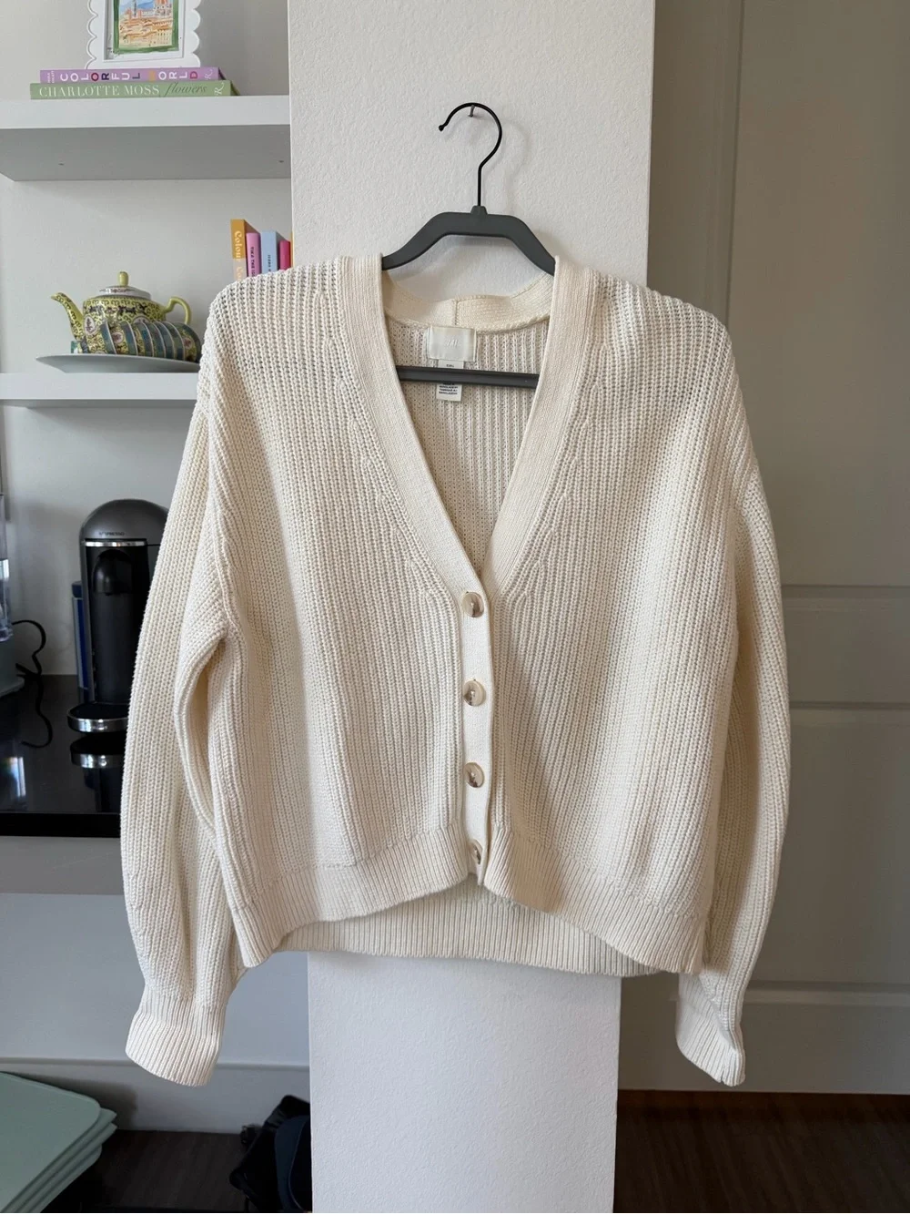 H&M Cream Ribbed V-Neck Button Cardigan - Picture 1 of 3